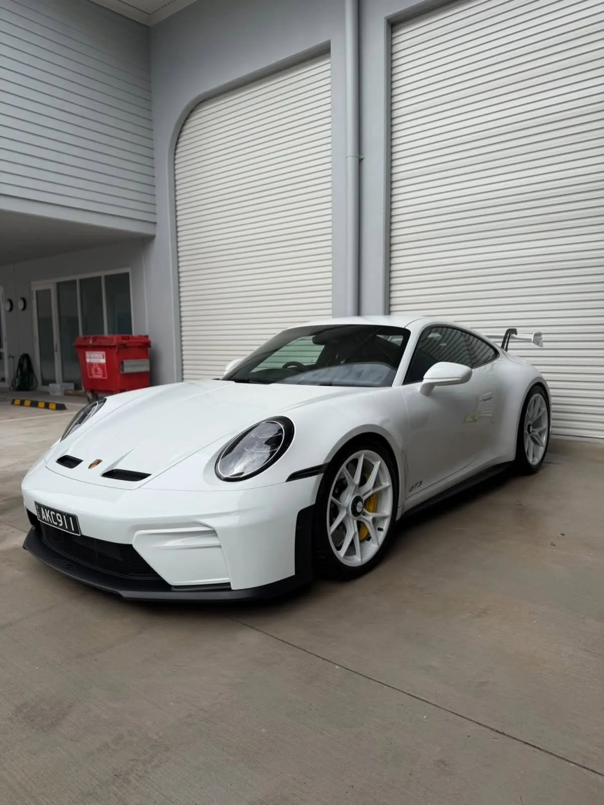 Porsche 992 GT3 RS Manthey Racing at Onyx Prestige workshop